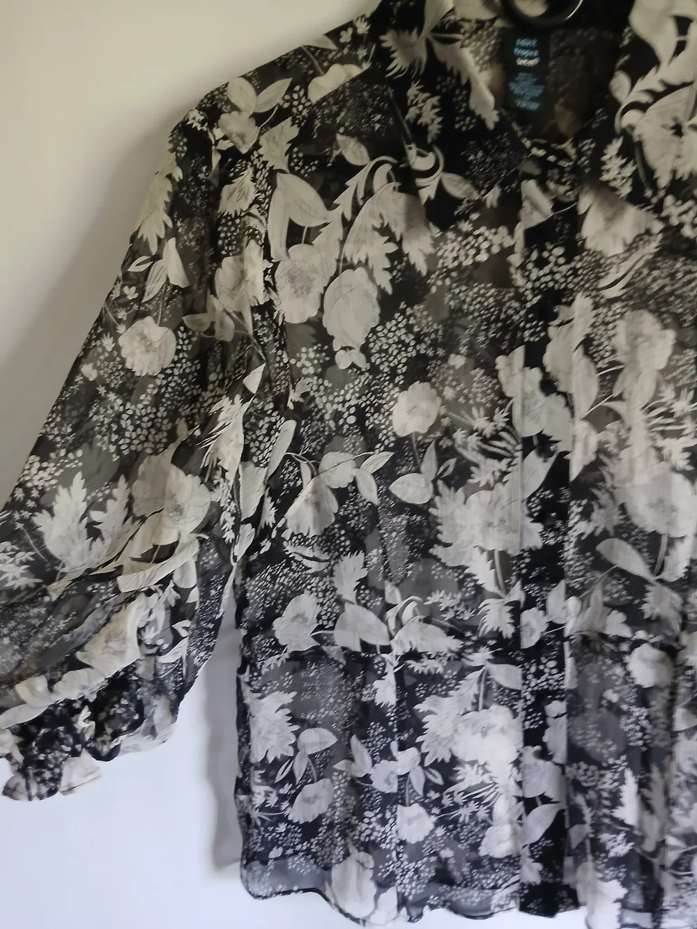 Sheer Black & White Floral Button-Up Blouse 100% Silk SzM Puff Sleeve